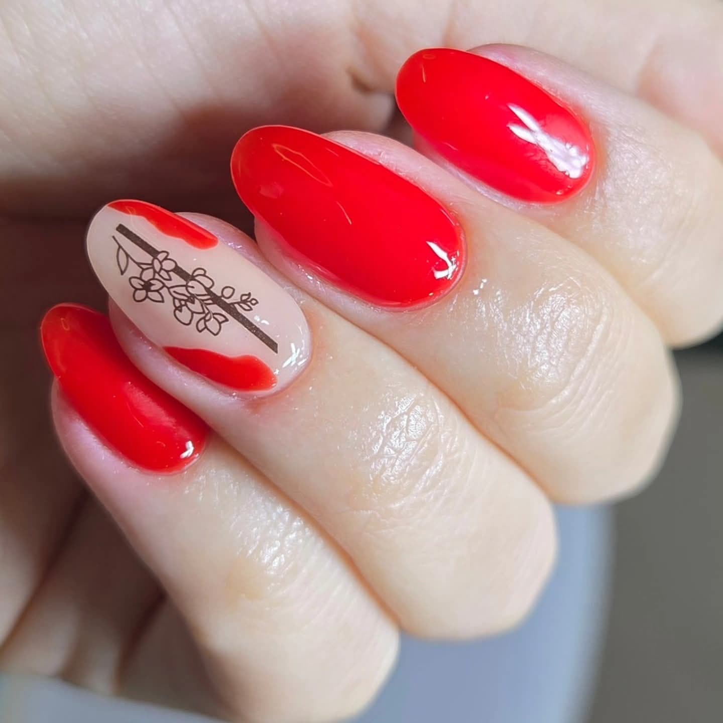 Manicuria con esmaltado Semipermanente